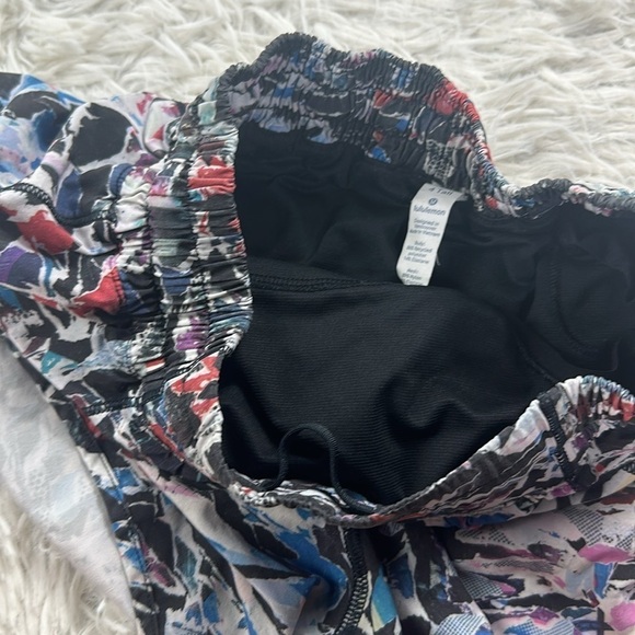 Lululemon Hotty Hot Short II (Long 4") Culture Clash Multi Black / Black - Picture 2 of 5